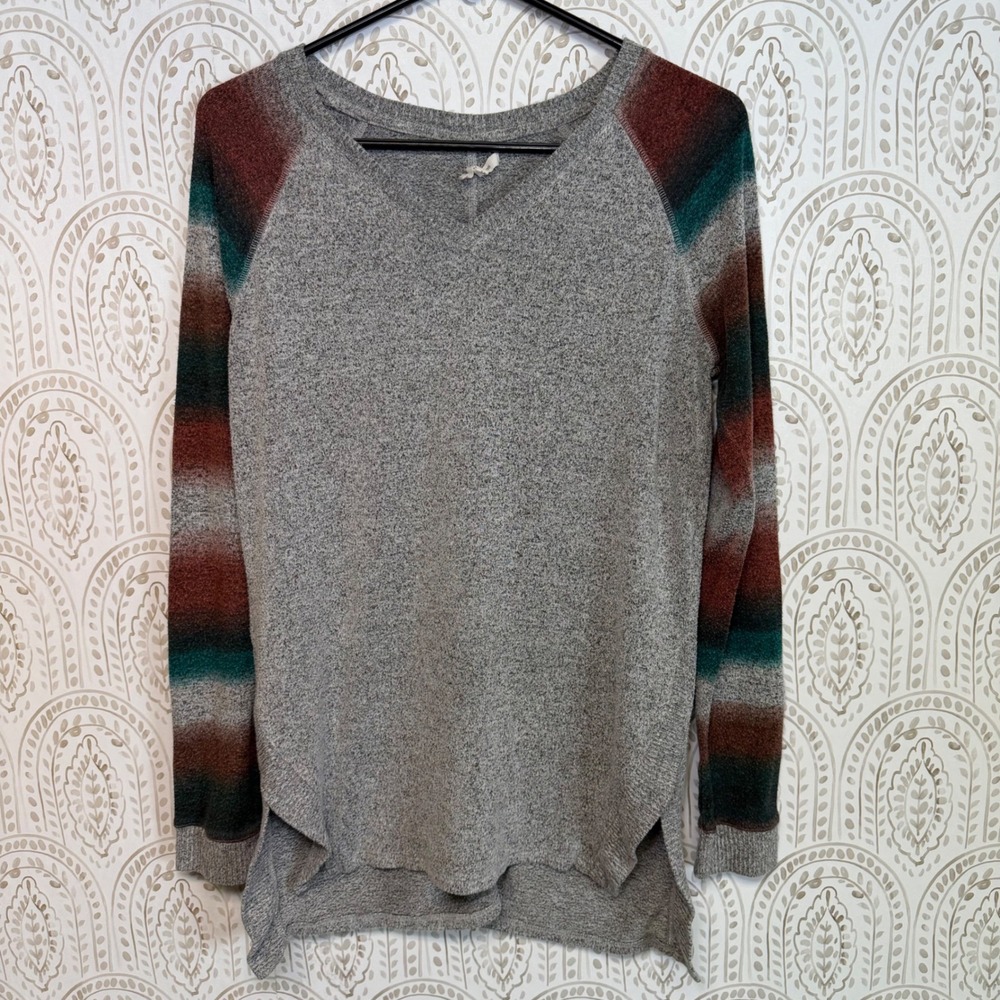 Maurices Womens XS Grey Striped Raglan Sleeve V-Neck Knit Tunic Top Pullover